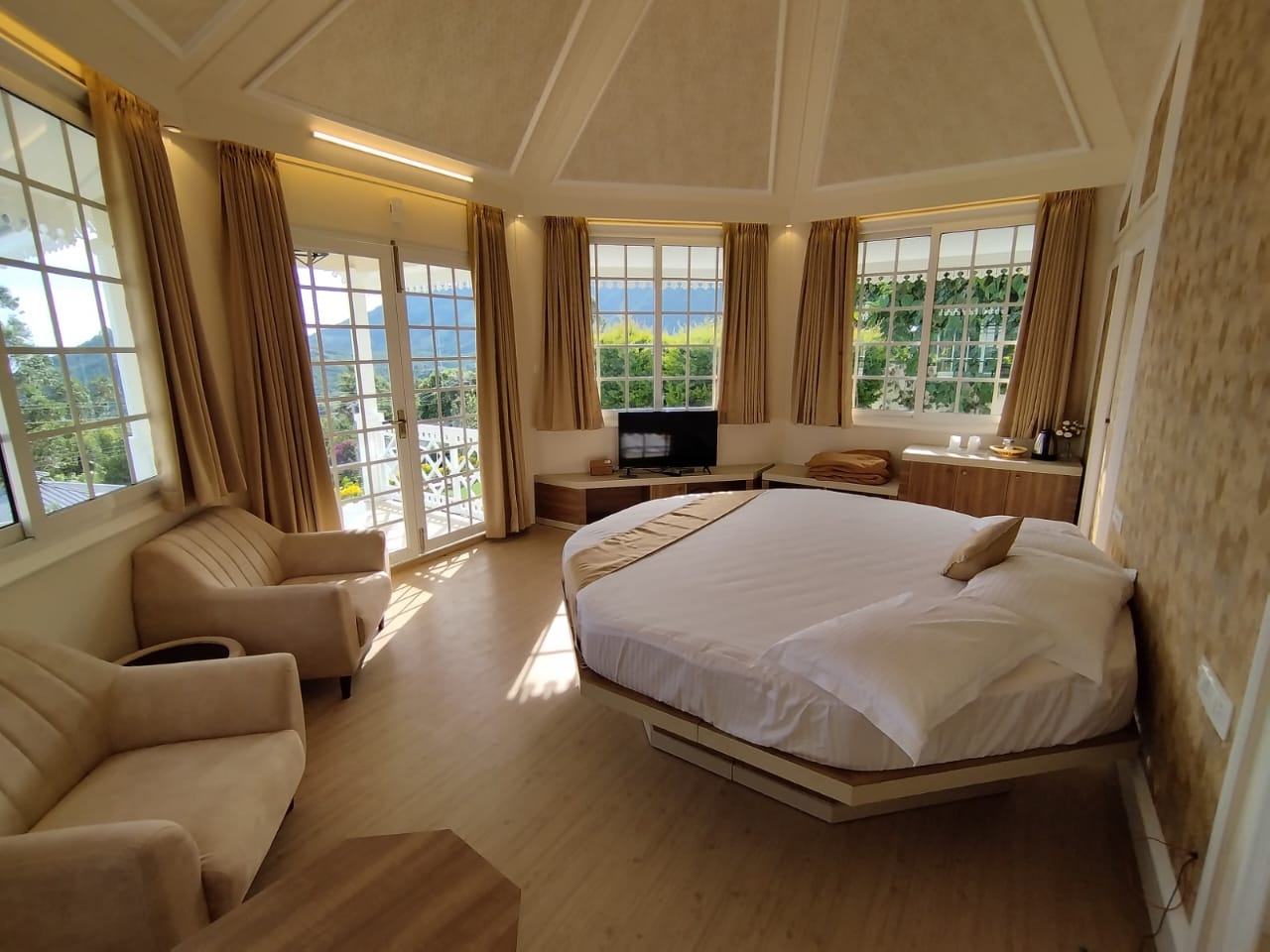 Hillside Resorts in Kanthalloor